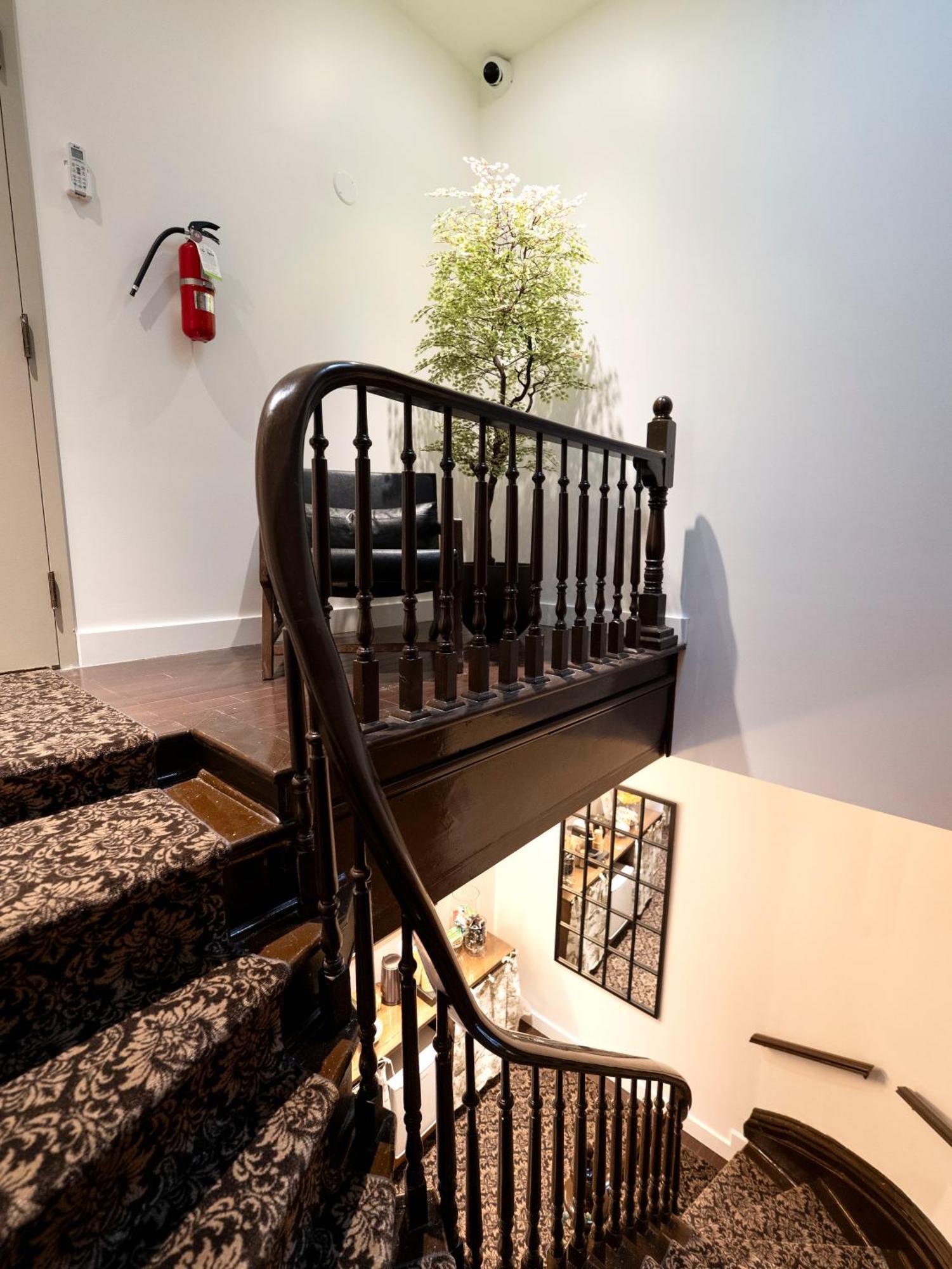 Self Check-In Boutique Hotel - Quartier Latin - Room 201 Montreal Exterior photo